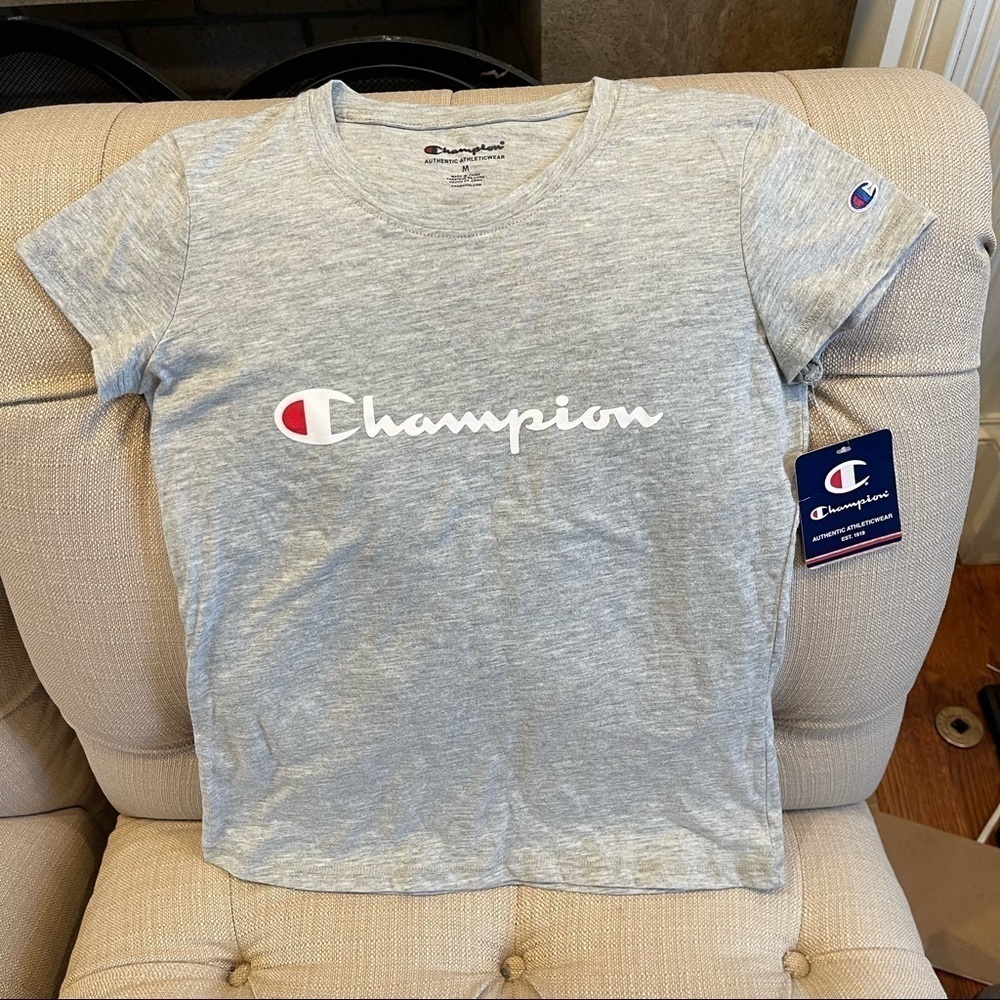 kid’s NWT Champion Heather Gray Heritage Script Tee Sz M